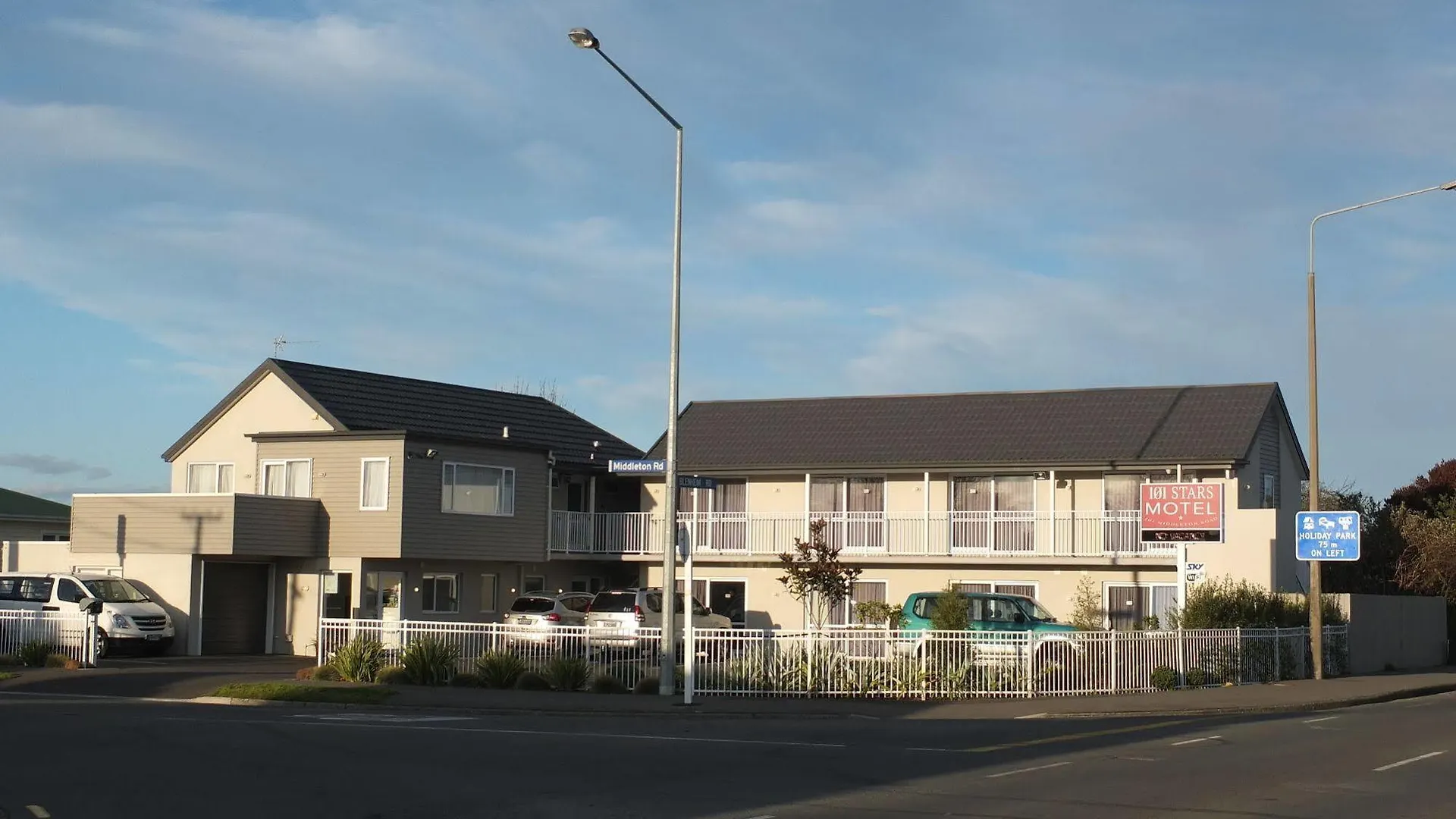 101 Stars Motel Christchurch 4*,